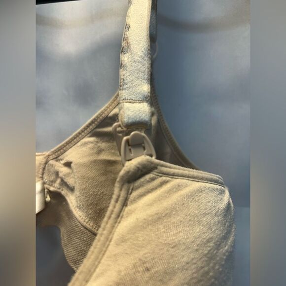 Gilligan & O'Malley Light Beige Wirefree Nursing Bra - Picture 9 of 9